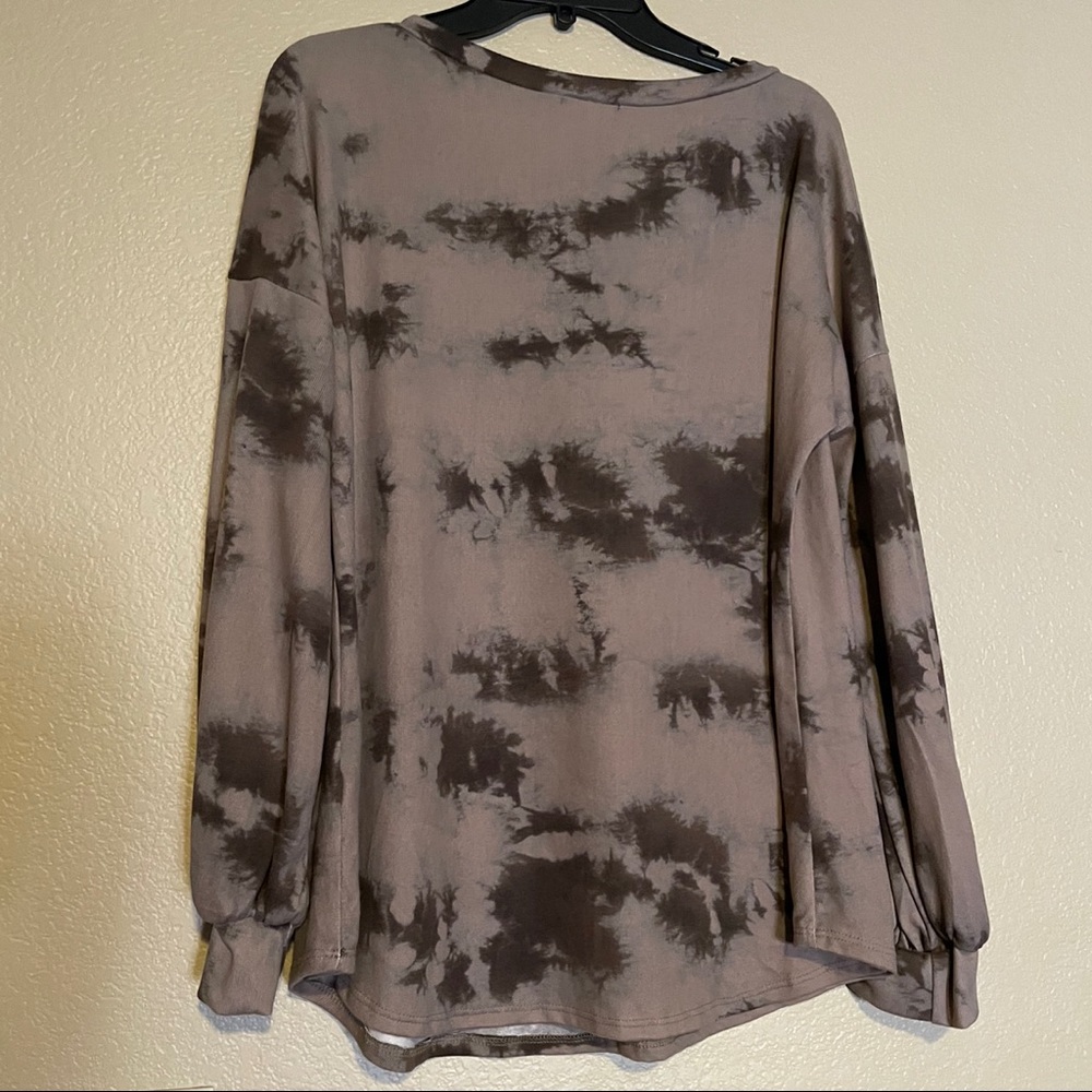 VIAMOR LONG SLEEVE TOP - Picture 3 of 4